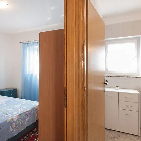 Holiday Home And Apartment Dubravka Apartman *