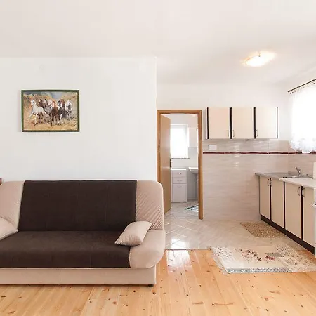 Holiday Home And Apartment Dubravka *