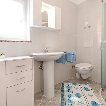 Holiday Home And Apartment Dubravka Apartman *