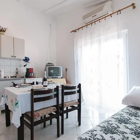 Holiday Home And Apartment Dubravka