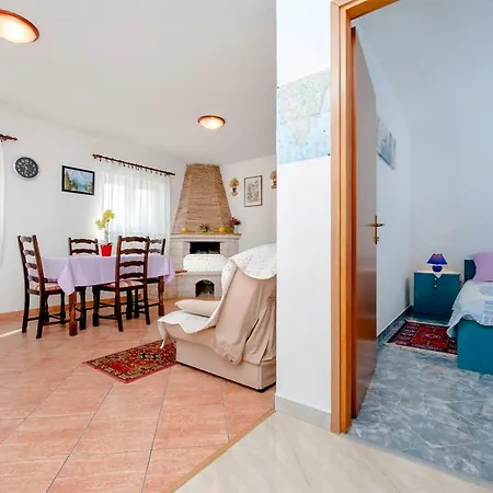 Holiday Home And Apartment Dubravka Rovinj