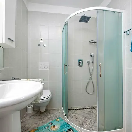 Holiday Home And Apartment Dubravka Apartman *
