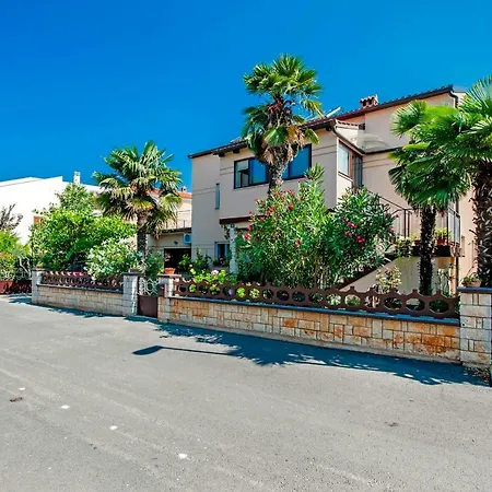 Holiday Home And Apartment Dubravka