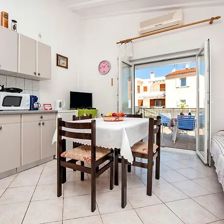 Holiday Home And Apartment Dubravka Apartman *