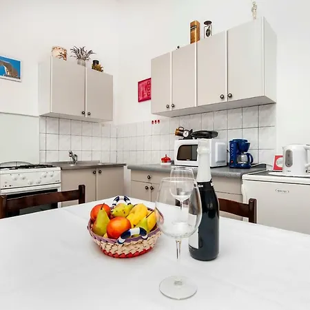 Holiday Home And Apartment Dubravka