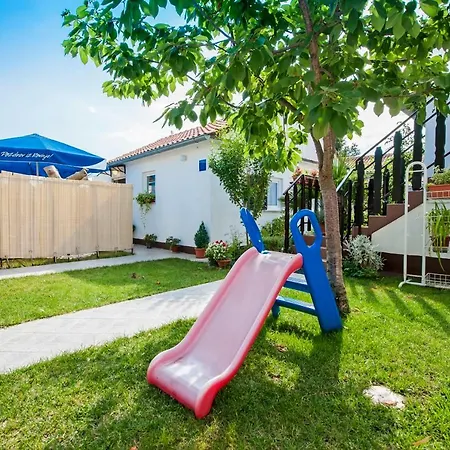 Apartment And Holiday Dubravka